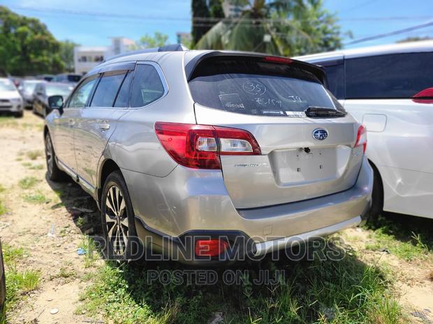 2016 Subaru Outback Silver: Stylish SUV for Your Drive