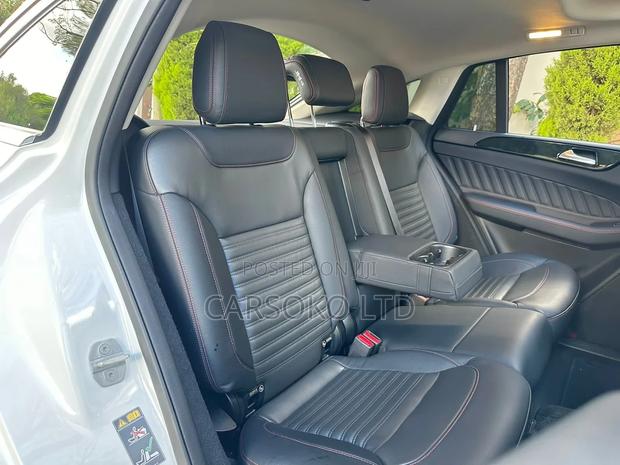 2017 GLE 350d 4MATIC Mercedes-Benz GLE-Class - White