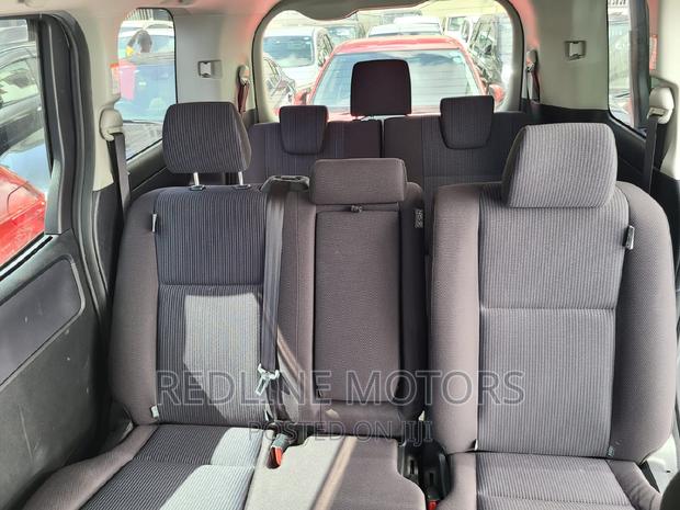 2016 Toyota Voxy Pearl: Luxury MPV for the Whole Family