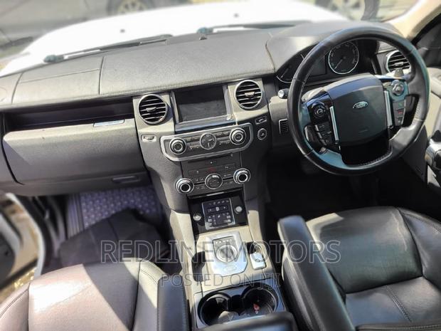 White 2016 Land Rover Discovery - Versatile 7-Seater SUV