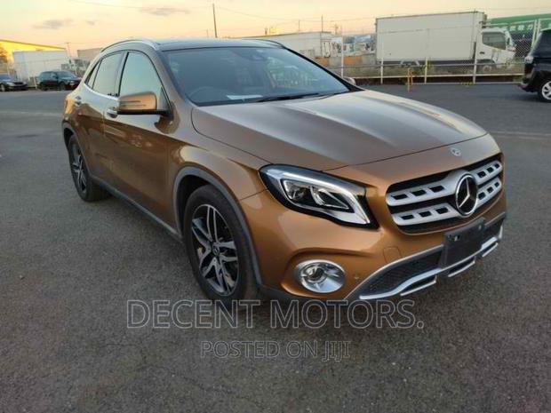2017 Mercedes-Benz Brown GLA-Class: Compact SUV Excellence