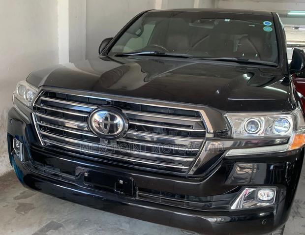 2015 Toyota Land Cruiser Black - Pre-Owned