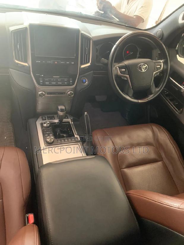 2015 Toyota Land Cruiser Black - Pre-Owned