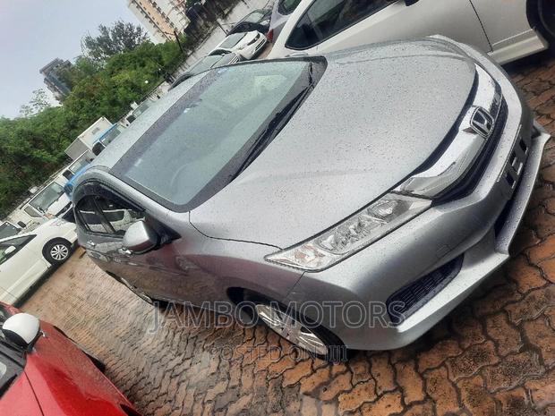 2016 Honda Grace 1.5 Petrol FWD Silver: Luxurious, Economical, and Spacious