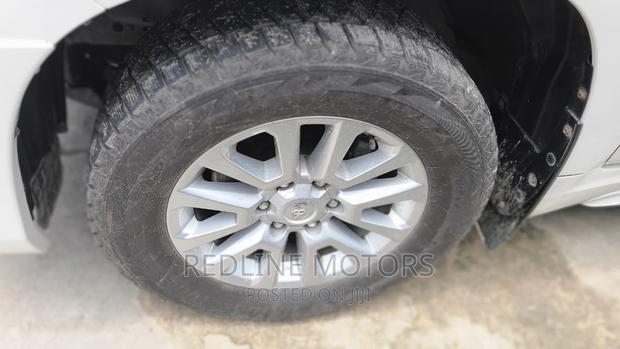 Toyota Land Cruiser Prado 2016 Pearl: Premium Used SUV Offer