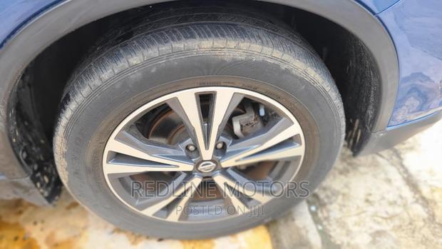 2017 Blue Nissan X-Trail Sport Utility Vehicle