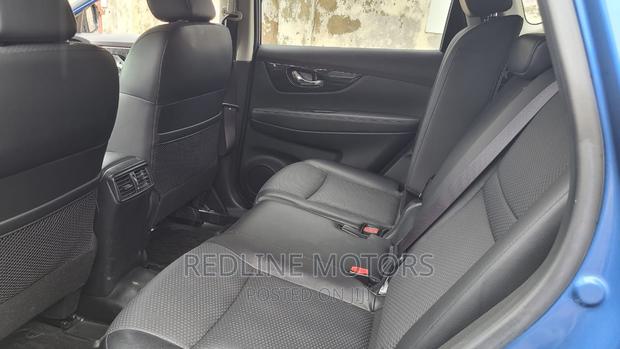 2017 Blue Nissan X-Trail Sport Utility Vehicle
