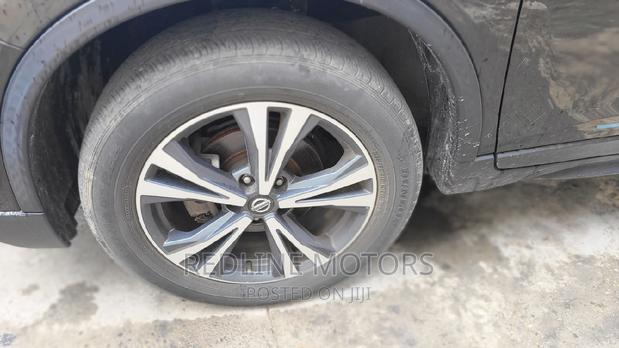 2018 Nissan X-Trail in Gray: Compact and Powerful SUV for Sale