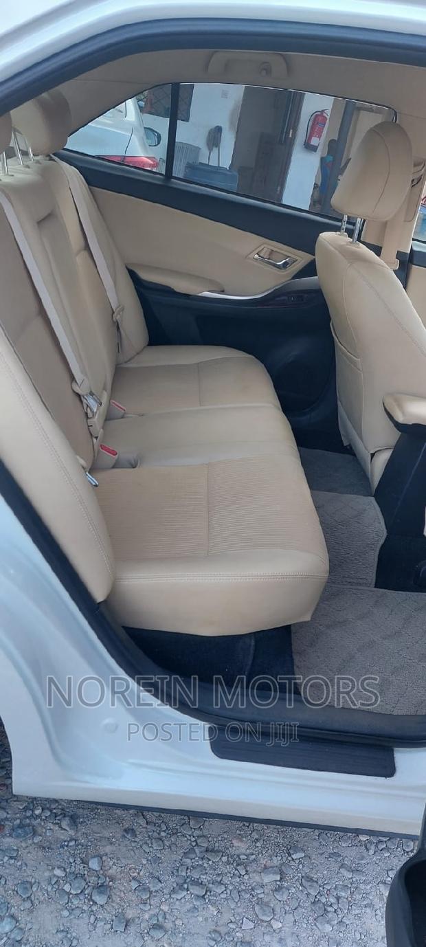2017 Toyota Premio White Crossover