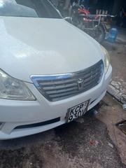 2012 Toyota Crown Pearl: Used Luxury Sedan for Sale for sale