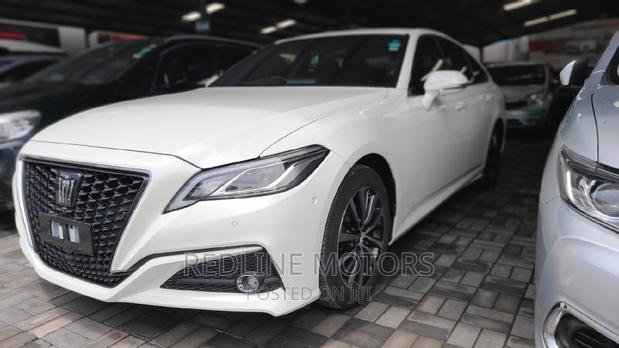 2018 Toyota Crown Pearl: Luxury Sedan with Advanced Features
