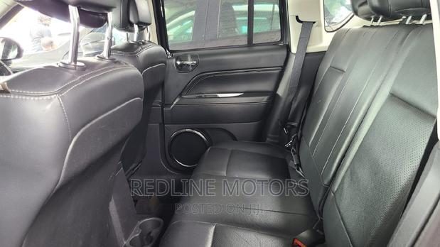 2016 Jeep Compass Blue: Compact SUV with Powerful Performance