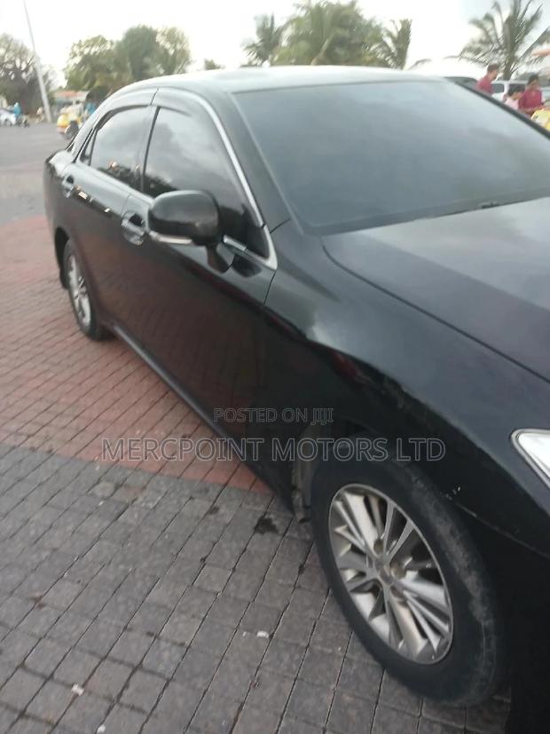2011 Toyota Crown Black - Premium Sedan for Sale
