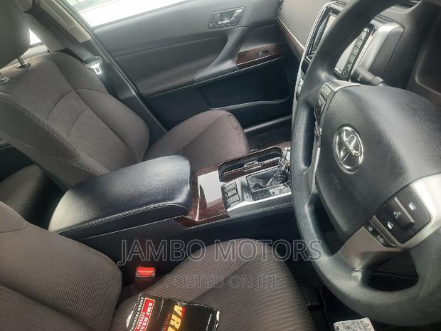 2016 Toyota Mark X 2.5 Silver - Stylish Rear-Wheel Drive Car