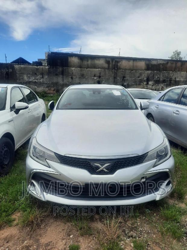 2016 Toyota Mark X 2.5 Silver - Stylish Rear-Wheel Drive Car