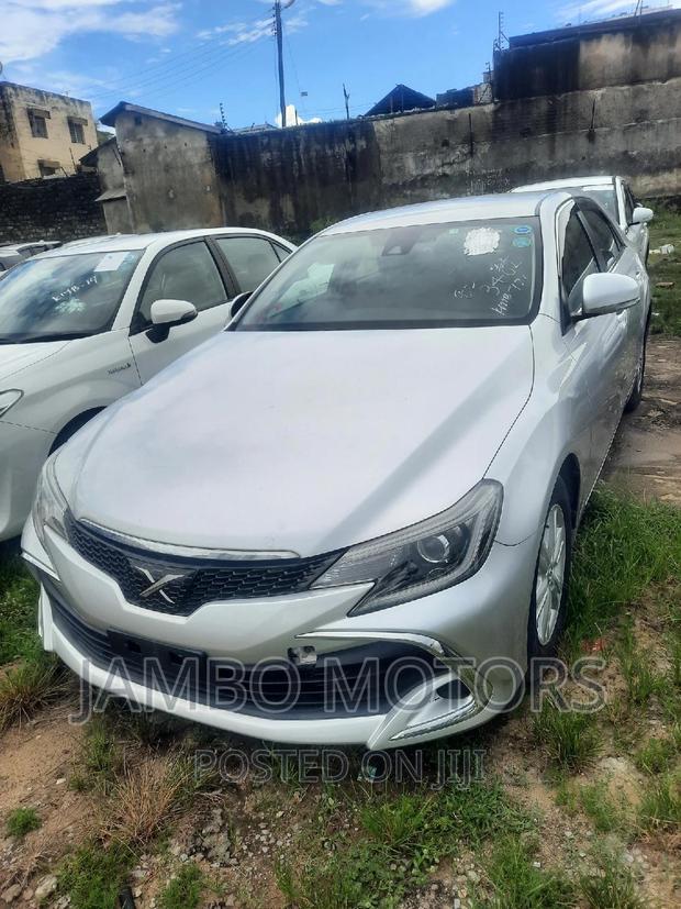 2016 Toyota Mark X 2.5 Silver - Stylish Rear-Wheel Drive Car