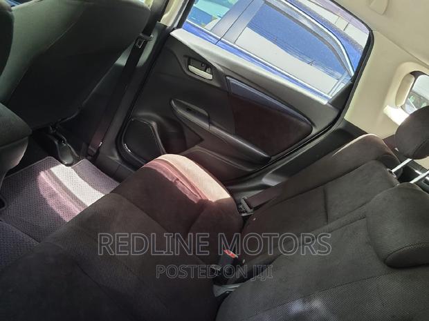 2016 Honda Shuttle Pearl - Spacious & Luxurious
