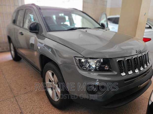 Drive the 2016 Jeep Compass Gray - Perfect Blend of Style and Power
