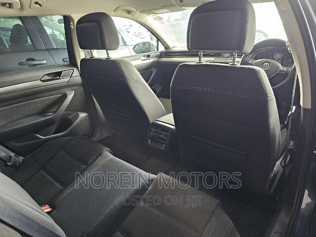 2016 Volkswagen Passat BlueMotion Turbo - Performance & Economy