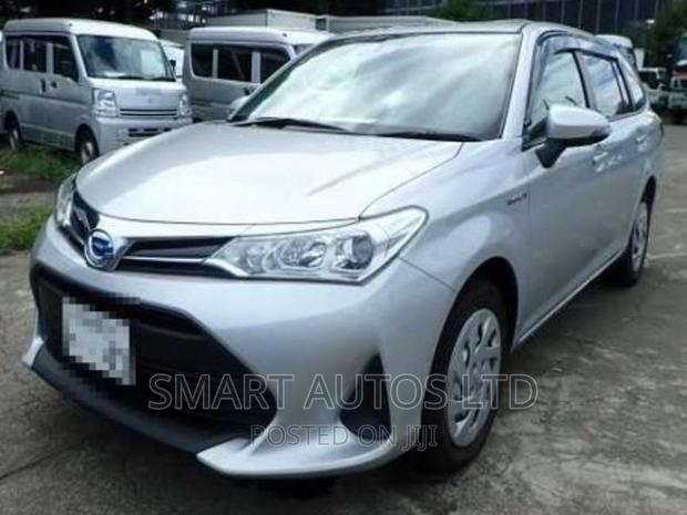 2018 Toyota Corolla Fielder Silver - Stylish and Reliable