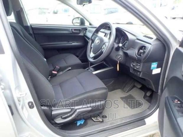 2018 Toyota Corolla Fielder Silver - Stylish and Reliable