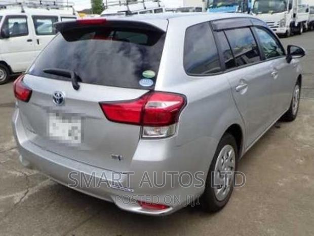 2018 Toyota Corolla Fielder Silver - Stylish and Reliable
