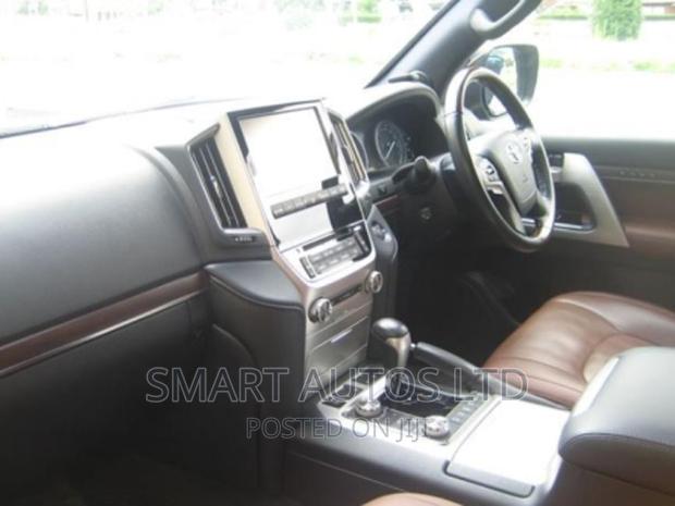 Used 2016 Toyota Land Cruiser in Blue - Luxurious Off-Roading Vehicle