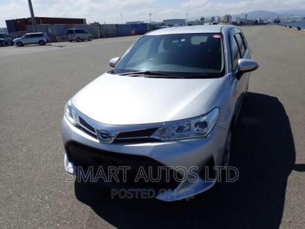 2018 Toyota Corolla Fielder Silver: Luxury and Performance in One Package