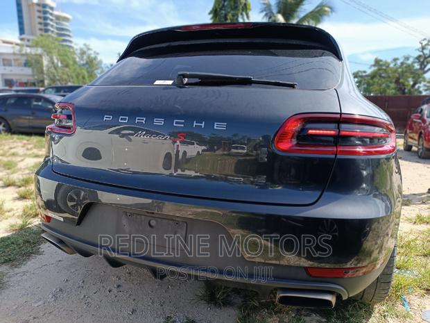 2016 Porsche Macan S - Black Edition