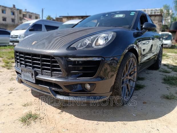 2016 Porsche Macan S - Black Edition