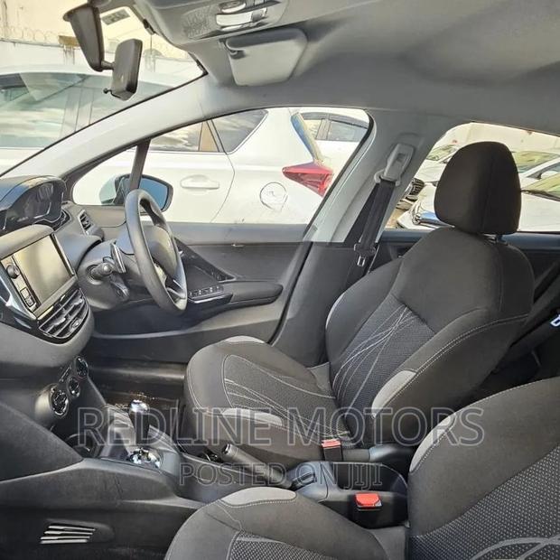 2016 Peugeot 208: Impressive White Hatchback for Sale