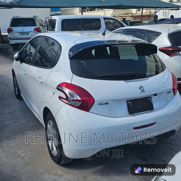 2016 Peugeot 208: Impressive White Hatchback for Sale