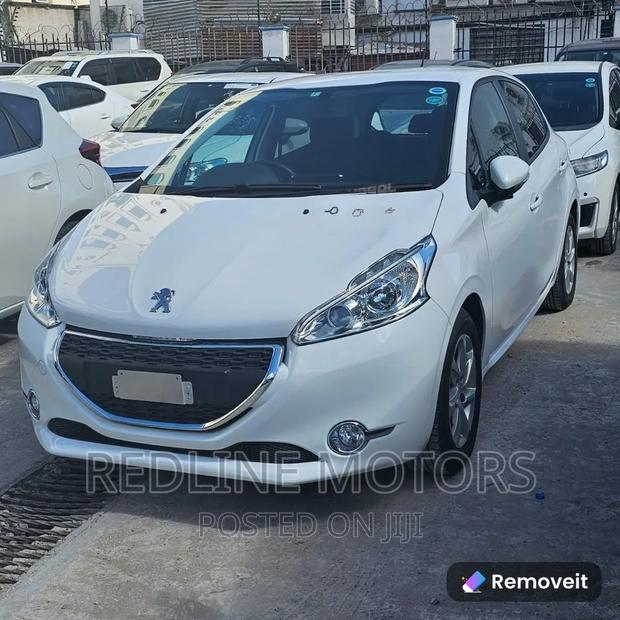 2016 Peugeot 208: Impressive White Hatchback for Sale