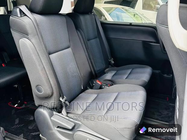 Toyota Noah 2016 AWD: 8-Seater, All-Weather Performance
