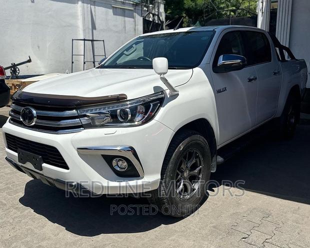 2018 Toyota Hilux Pearl: Redefining the Pickup Truck Experience