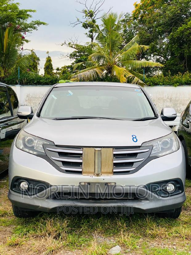 Gray 2016 Honda CR-V SUV: Pre-owned Car Listing