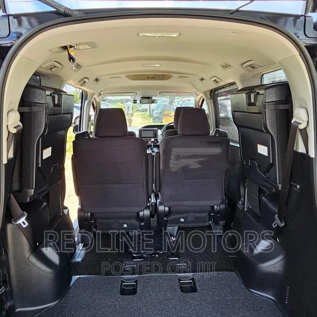 2016 Toyota Noah 2.0 AWD - Stylish 7 Seater Matt Black