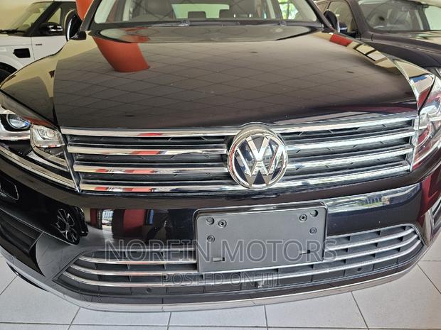 2017 Volkswagen Touareg Black Edition: Elegance on Wheels