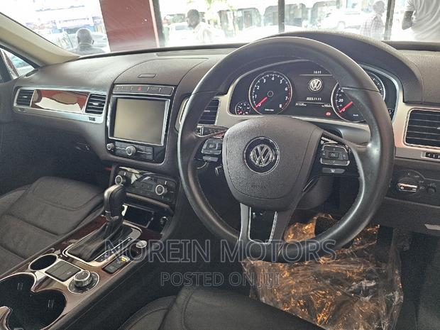 2017 Volkswagen Touareg Black Edition: Elegance on Wheels