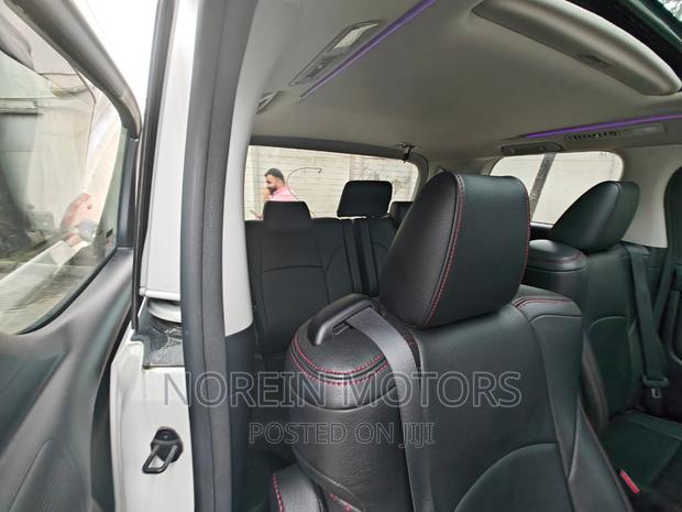 2021 Toyota Alphard Off-white: 2 Distinct Variants of the Premium Sedan
