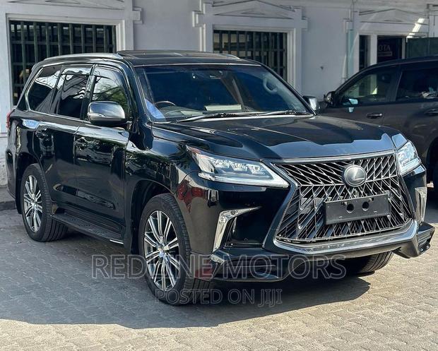 2016 Lexus LX 570 AWD Black - Powerful SUV for Adventure Lovers