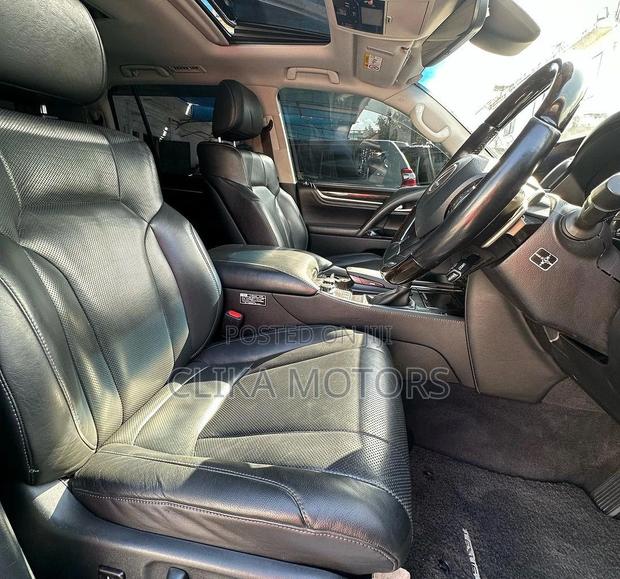 2016 Lexus LX 570 AWD Black - Powerful SUV for Adventure Lovers