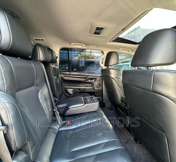 2016 Lexus LX 570 AWD Black - Powerful SUV for Adventure Lovers