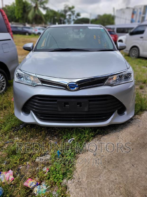 2016 Toyota Corolla Fielder - Silver Station Wagon Advert