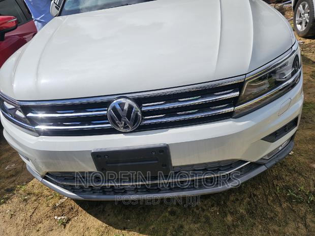 2017 Tiguan Pearl by Volkswagen: Modern and Spacious SUV