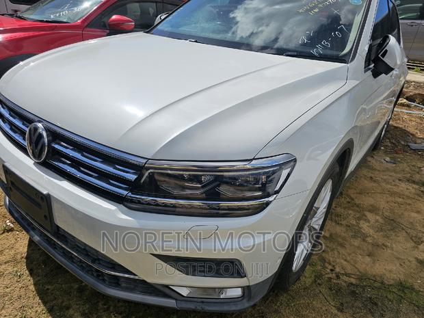 2017 Tiguan Pearl by Volkswagen: Modern and Spacious SUV