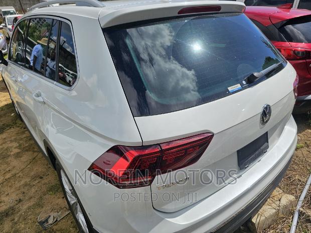 2017 Tiguan Pearl by Volkswagen: Modern and Spacious SUV