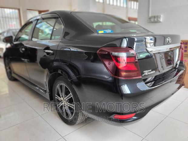 Sleek 2016 Toyota Axio Black: Perfect for Your Daily Drive