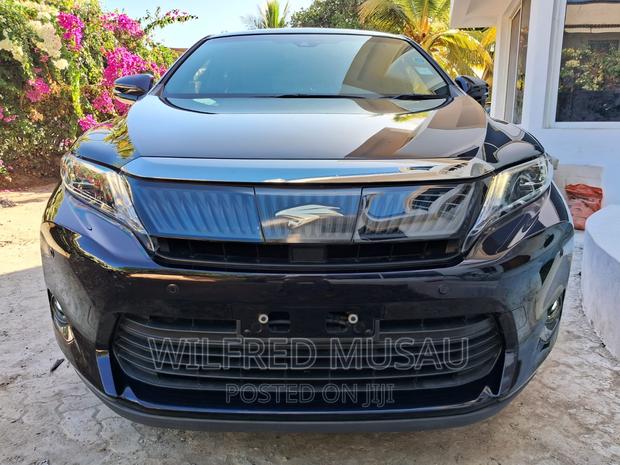 Pre-owned 2016 Toyota Harrier 2.0 Black: Sleek SUV for Your Needs