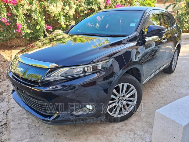 Pre-owned 2016 Toyota Harrier 2.0 Black: Sleek SUV for Your Needs